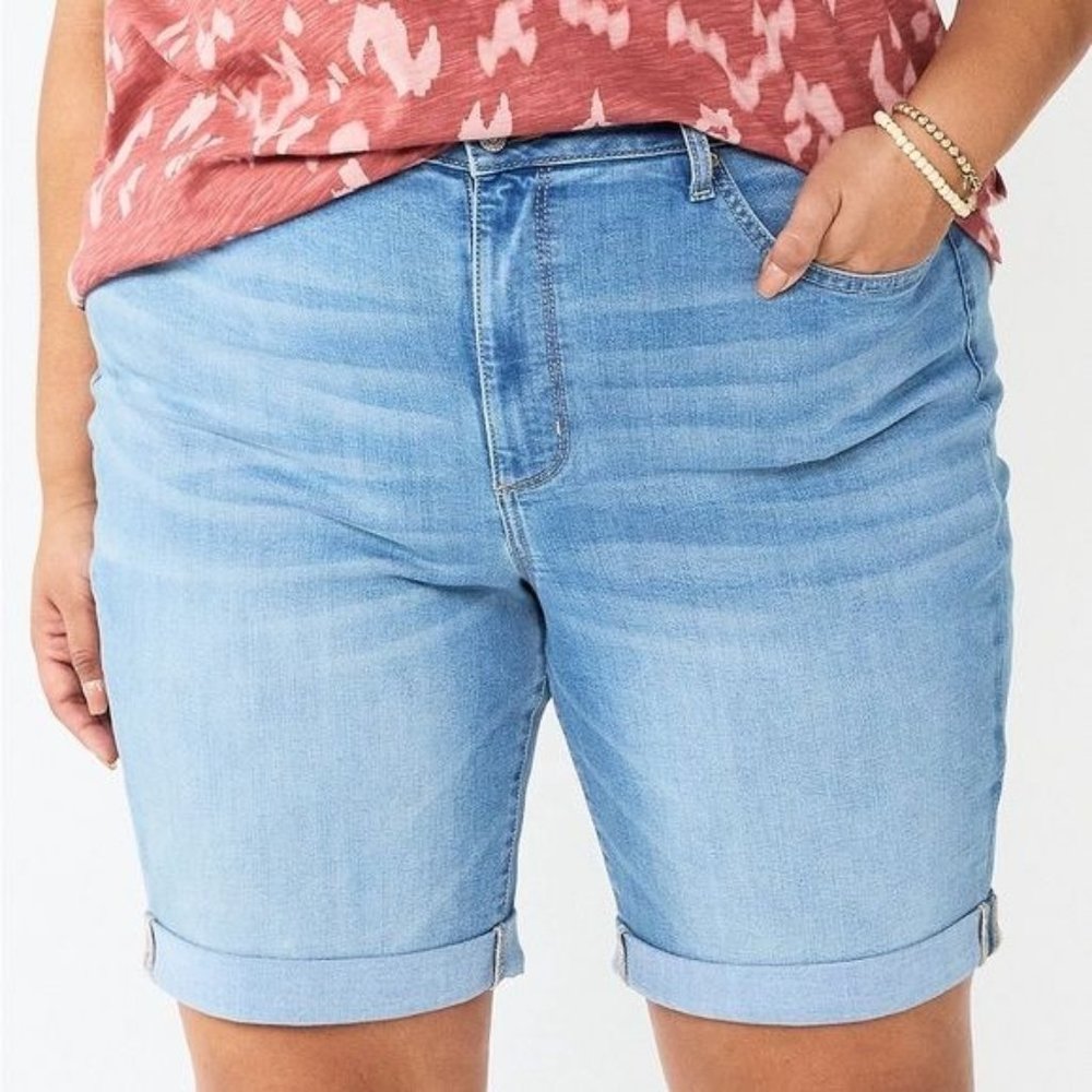 SONOMA Women’s Bermuda Shorts NWT  Size 24W